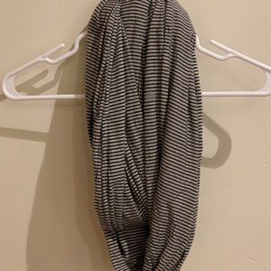 Brandy Melville Scarf